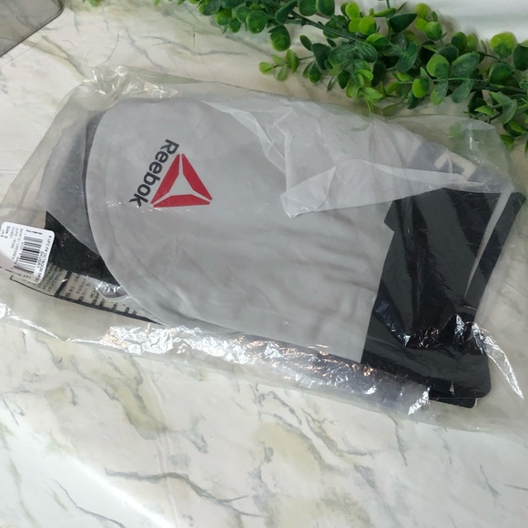 Reebok Women's UFC Fight Night Authentic Octagon Skort Size S - Picture 6 of 7